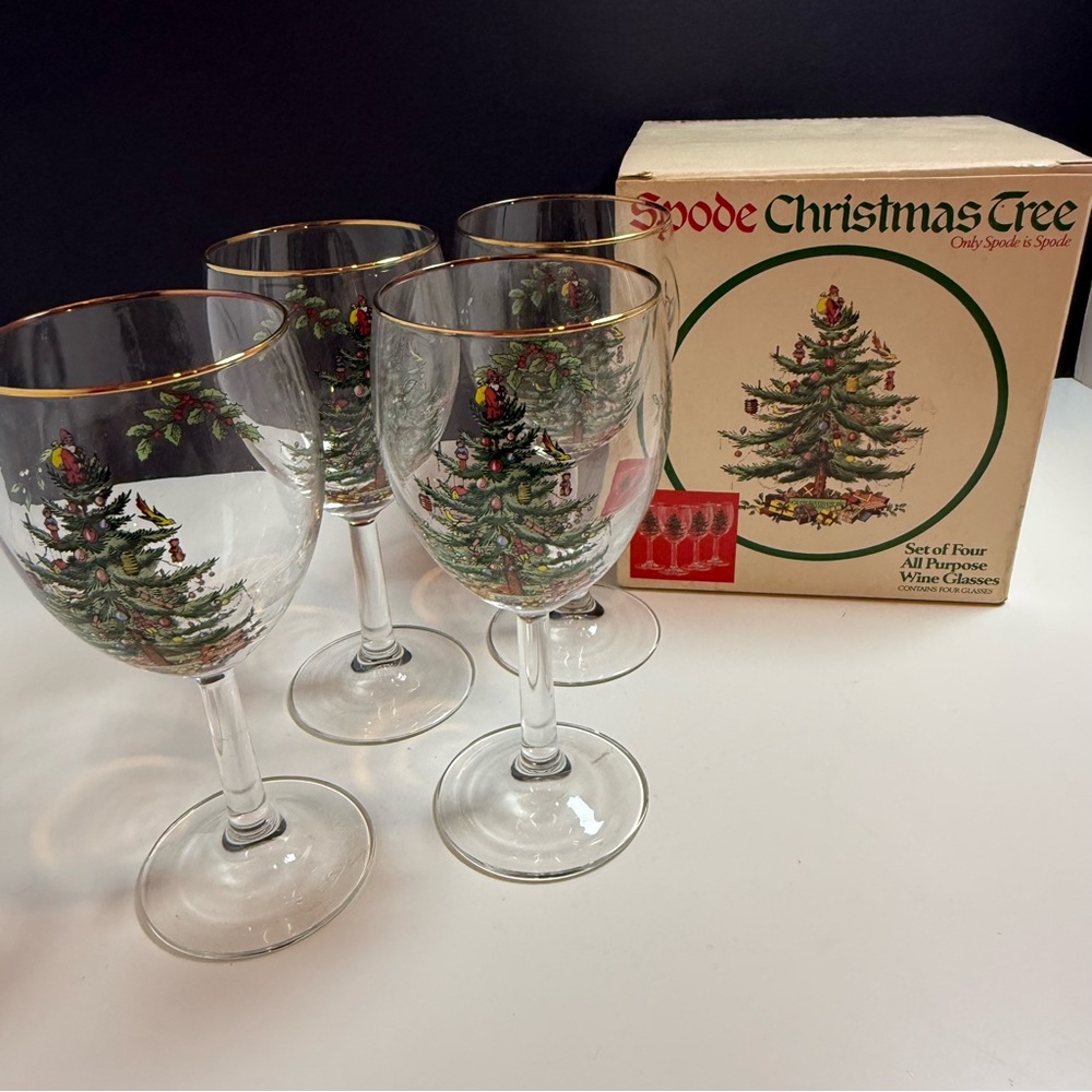 Spode Christmas Tree 10 oz All Purpose Wine Glasses Gold Rim - Set of Four (Box)